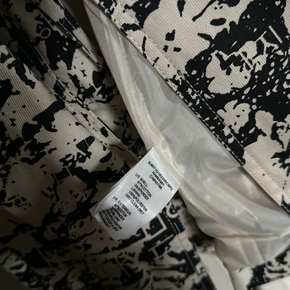 Forever twentyone b/w hibiscus patterned Trench Coat - Picture 5 of 5